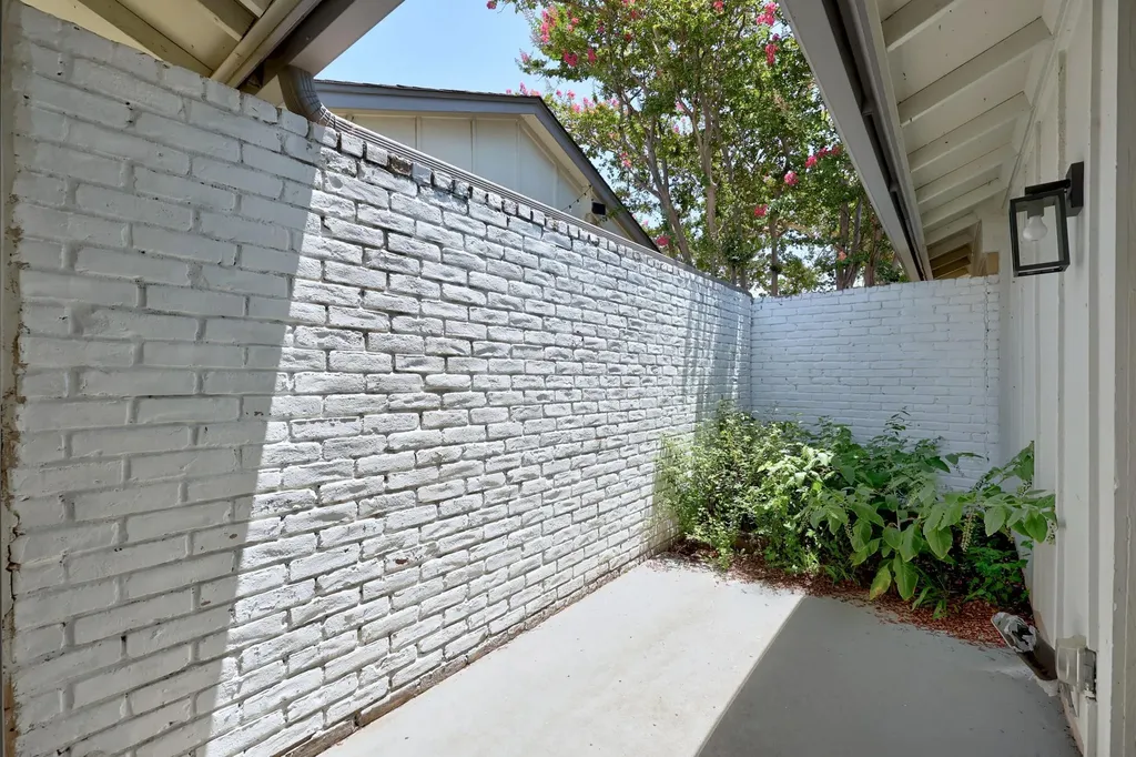 9445 Singing Quail Drive Austin TX 78758