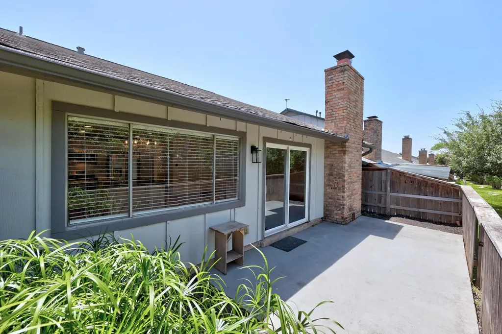 9445 Singing Quail Drive Austin TX 78758