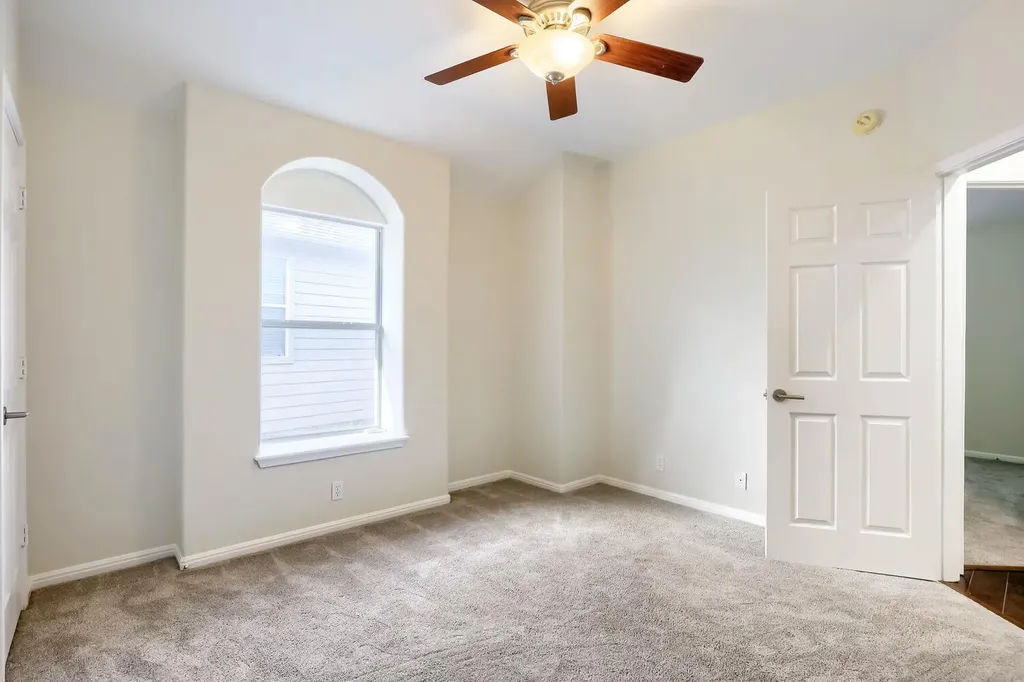 8215 Menlo Park Place Round Rock TX 78681