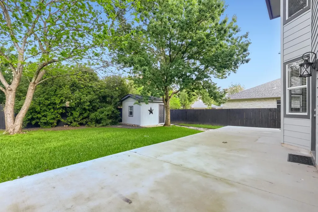 8215 Menlo Park Place Round Rock TX 78681
