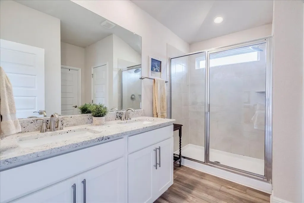 145 El Capitan Loop Dripping Springs TX 78620