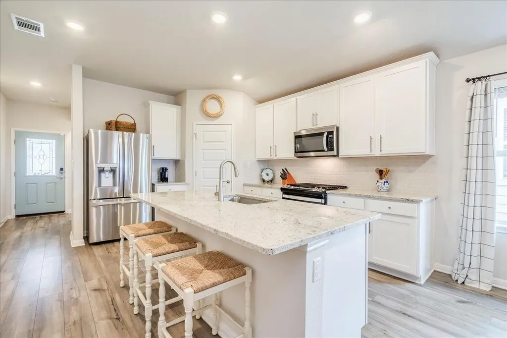 145 El Capitan Loop Dripping Springs TX 78620