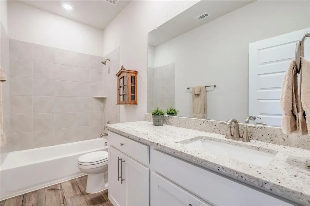 145 El Capitan Loop Dripping Springs TX 78620
