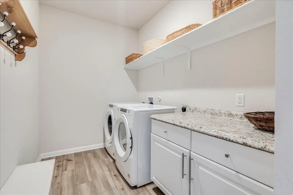 145 El Capitan Loop Dripping Springs TX 78620