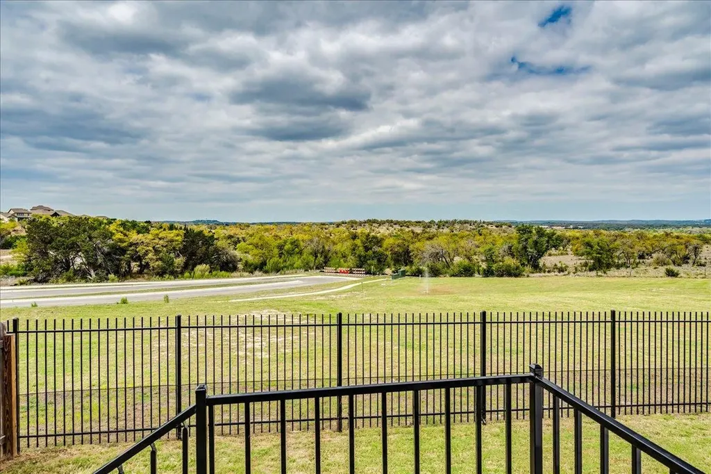 145 El Capitan Loop Dripping Springs TX 78620