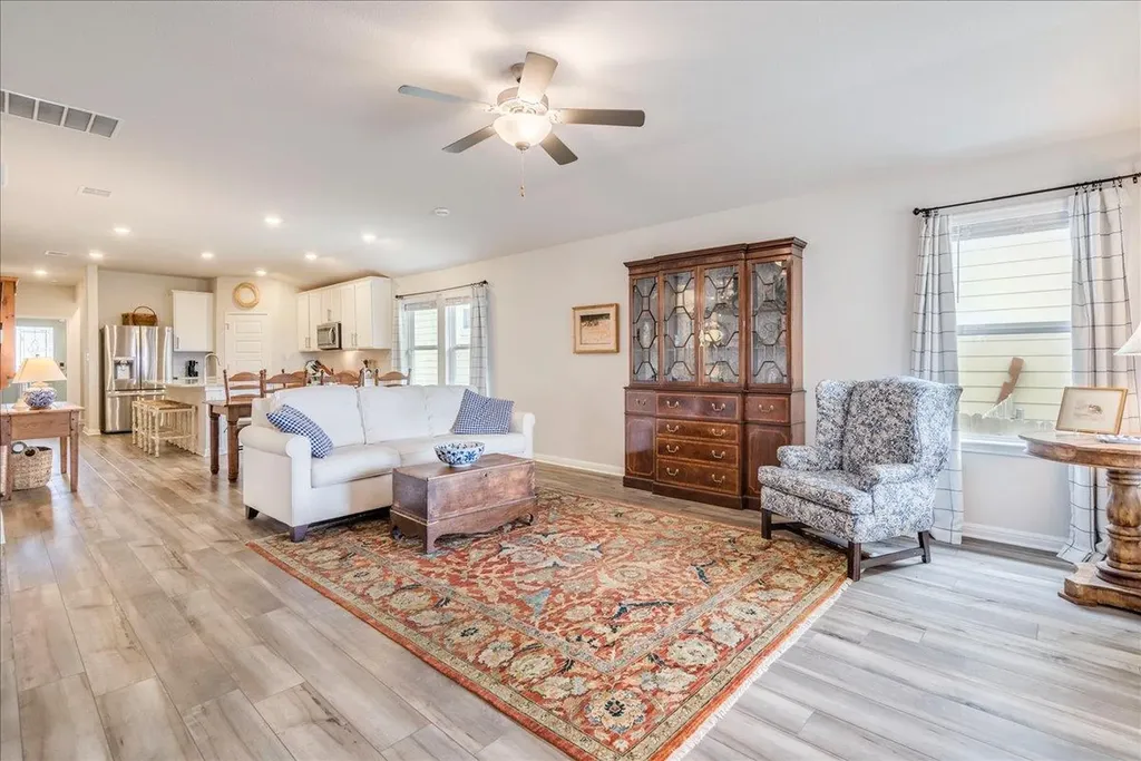 145 El Capitan Loop Dripping Springs TX 78620