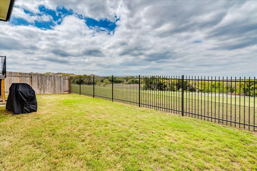145 El Capitan Loop Dripping Springs TX 78620