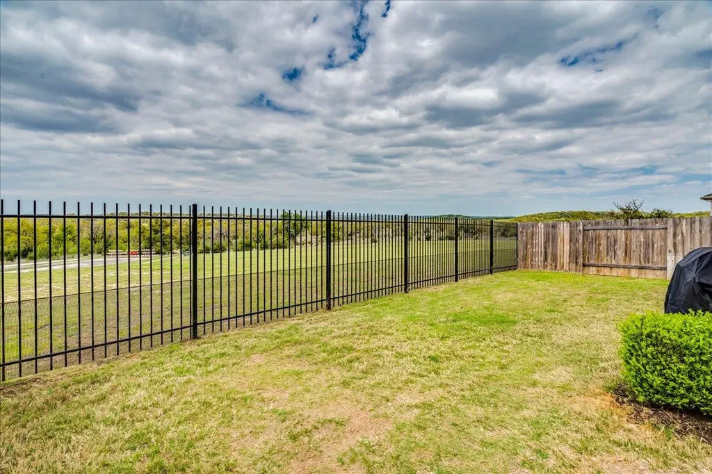 145 El Capitan Loop Dripping Springs TX 78620
