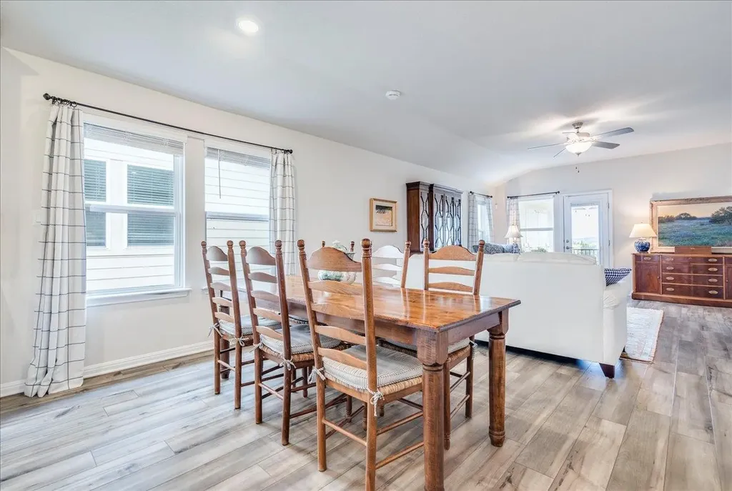 145 El Capitan Loop Dripping Springs TX 78620