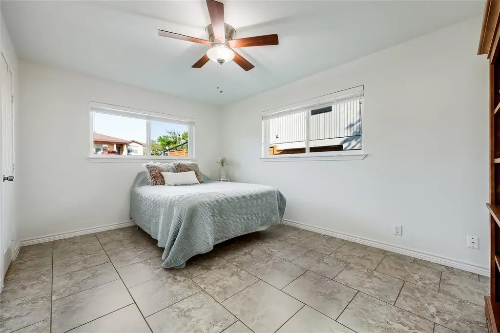 2802 Douglas Cove Lago Vista TX 78645