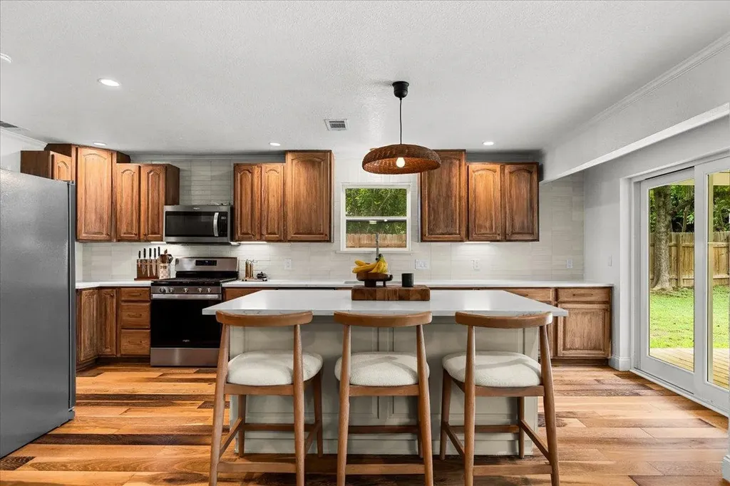 2802 Leeds Cove Austin TX 78745