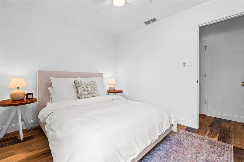2802 Leeds Cove Austin TX 78745