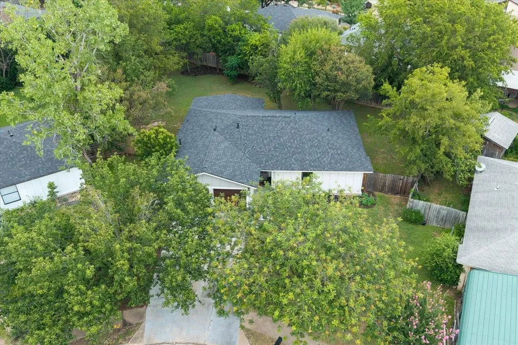 2802 Leeds Cove Austin TX 78745