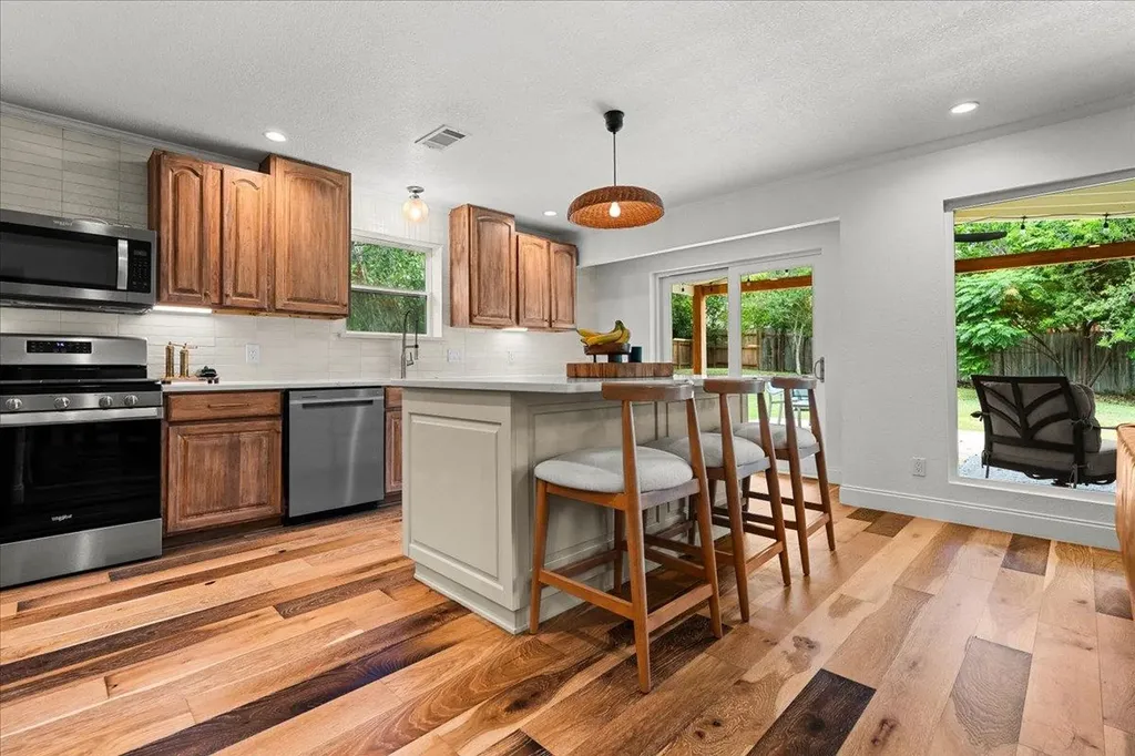 2802 Leeds Cove Austin TX 78745
