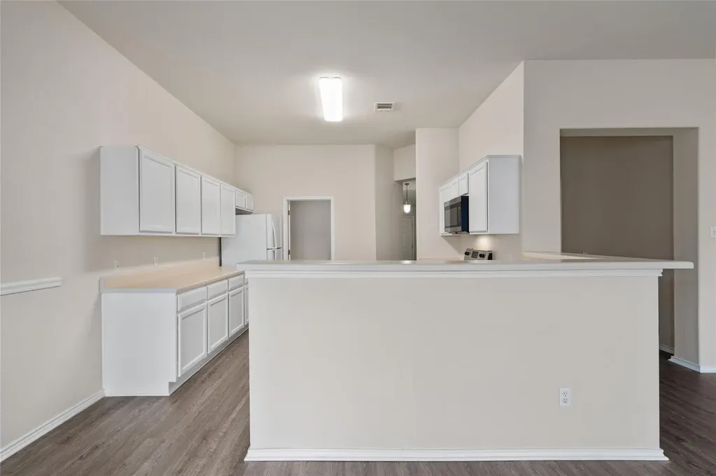 3924 Links Lane Round Rock TX 78664