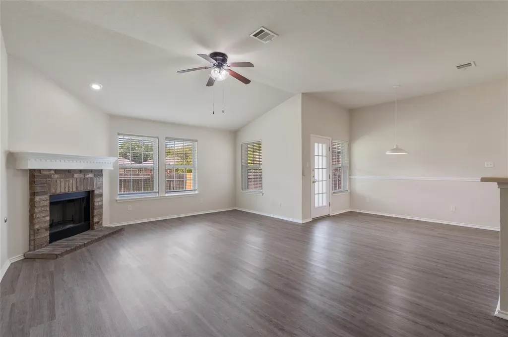 3924 Links Lane Round Rock TX 78664