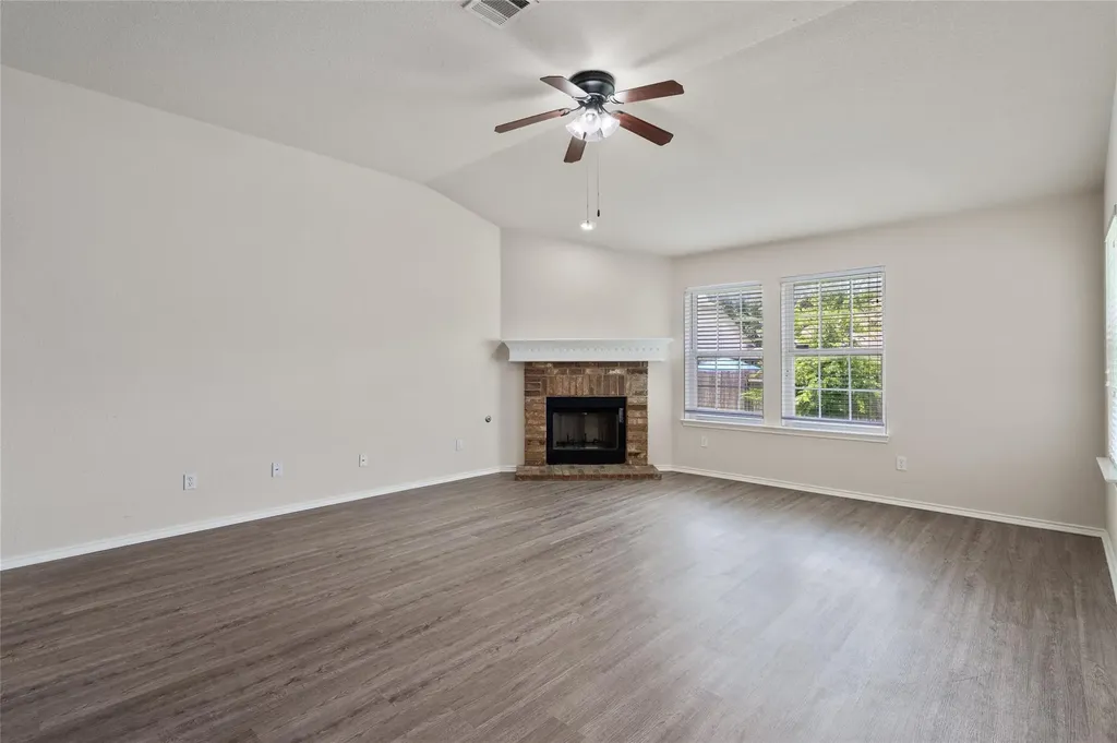 3924 Links Lane Round Rock TX 78664