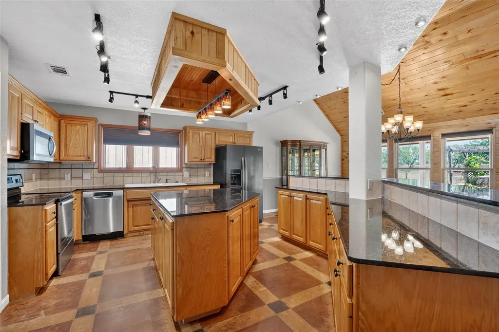 203 Oxbow Trail Marble Falls TX 78654