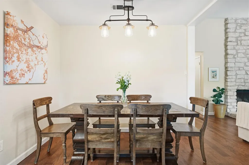 617 Blackberry Drive Austin TX 78745
