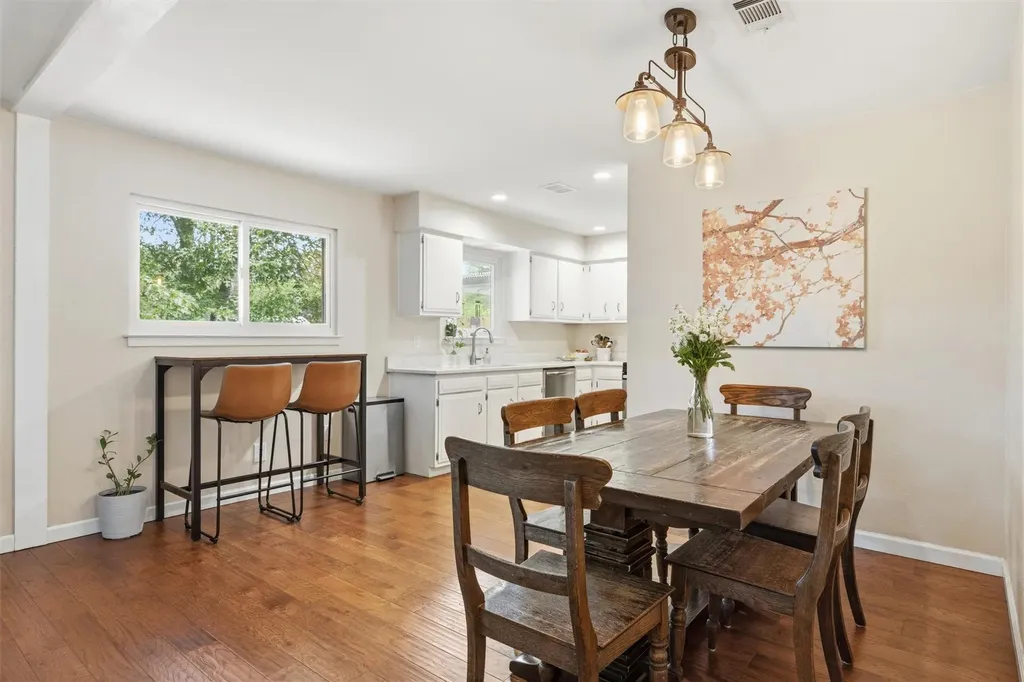 617 Blackberry Drive Austin TX 78745
