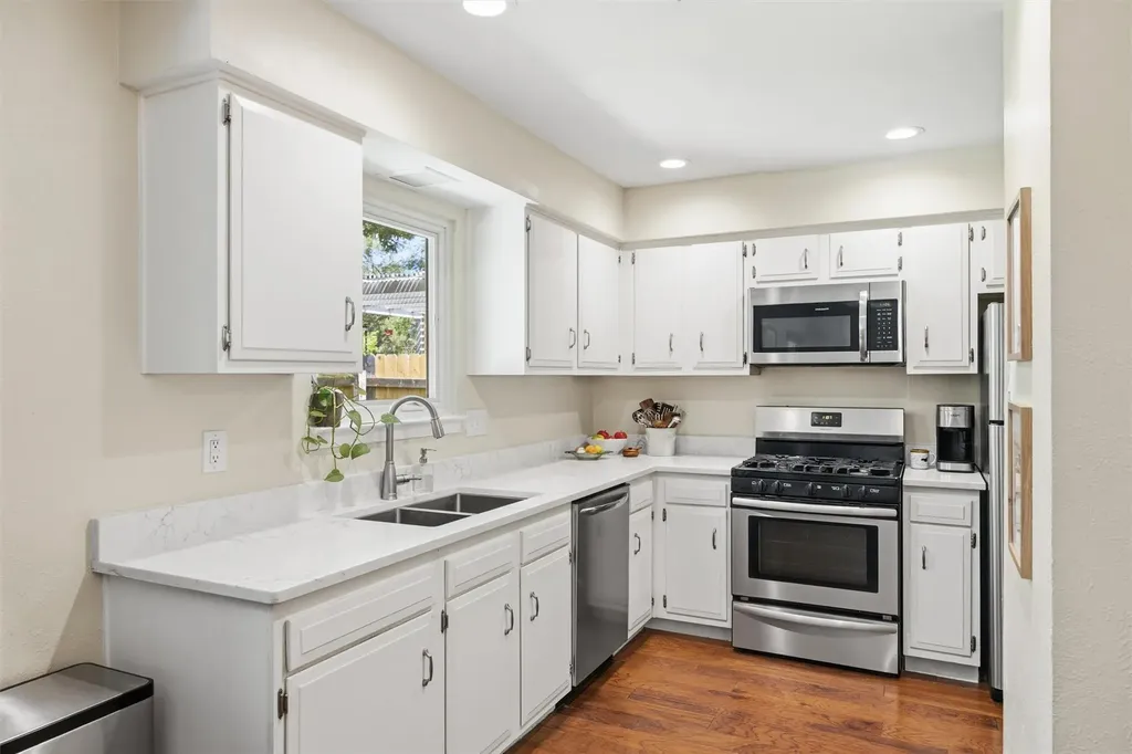 617 Blackberry Drive Austin TX 78745