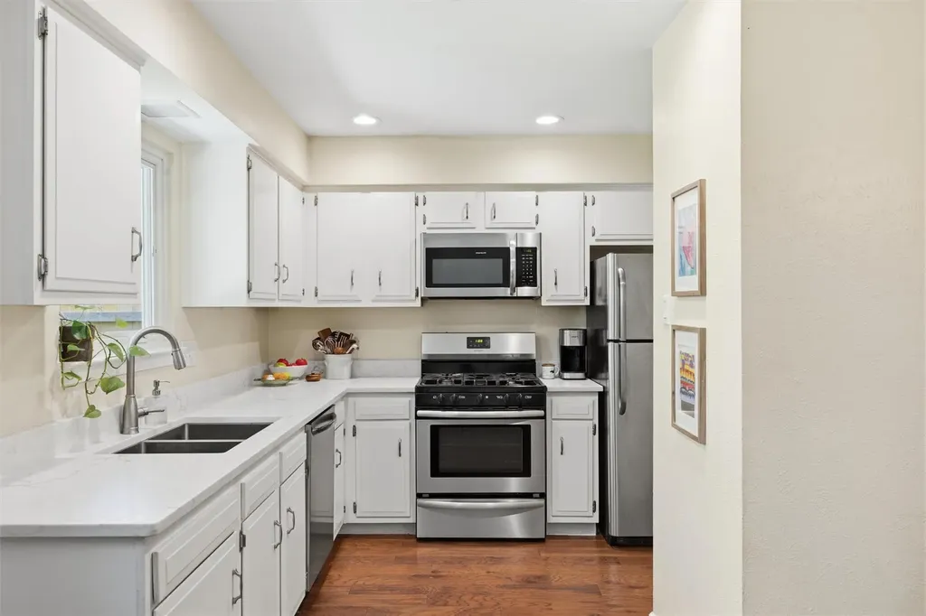 617 Blackberry Drive Austin TX 78745