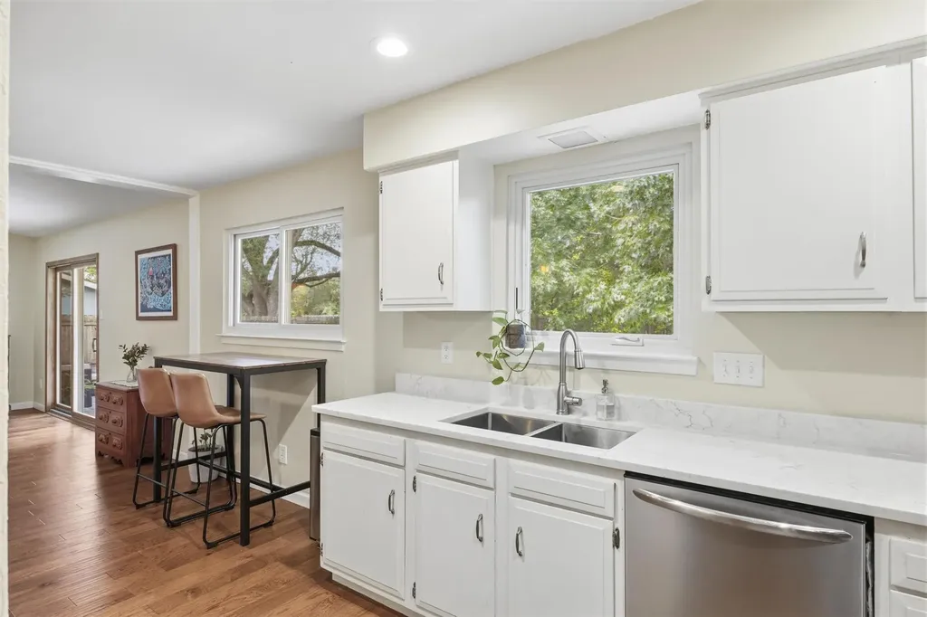 617 Blackberry Drive Austin TX 78745