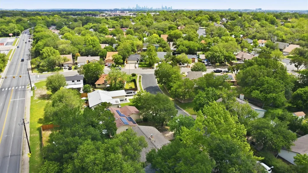 617 Blackberry Drive Austin TX 78745