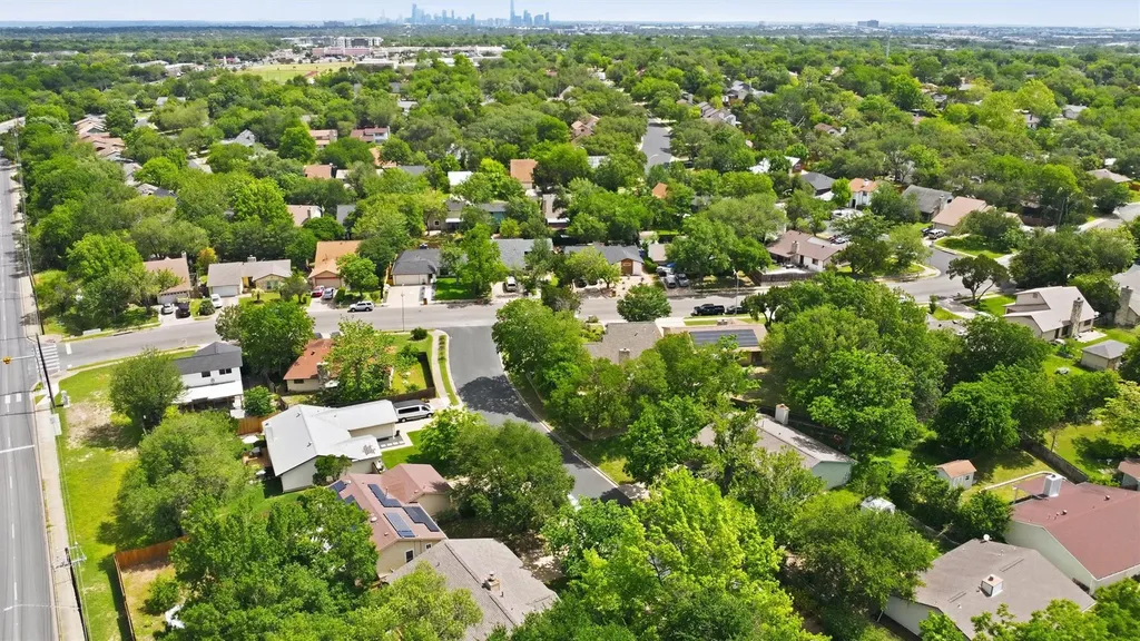 617 Blackberry Drive Austin TX 78745
