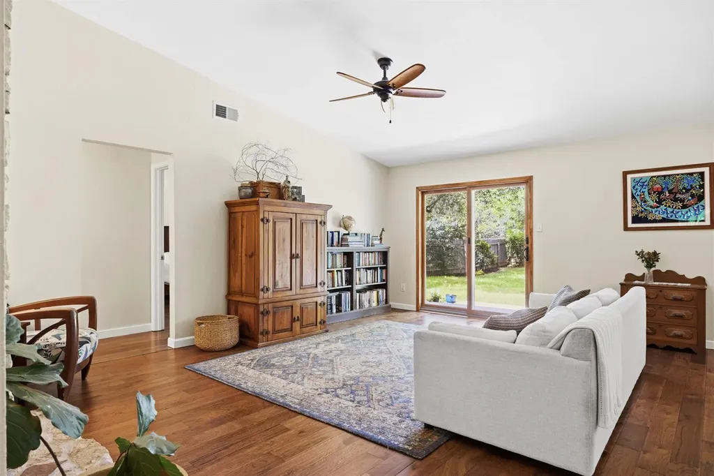 617 Blackberry Drive Austin TX 78745