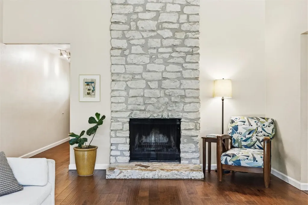 617 Blackberry Drive Austin TX 78745