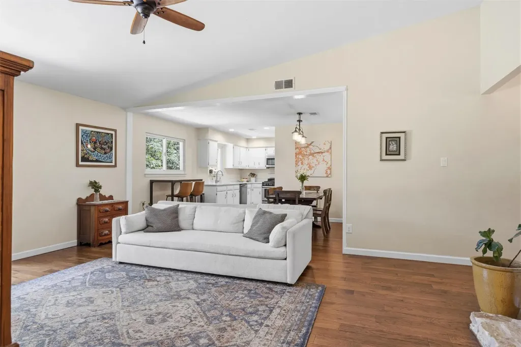 617 Blackberry Drive Austin TX 78745