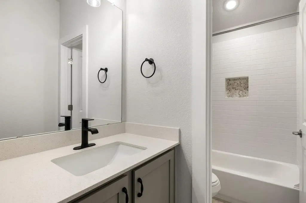 17405 Hattie Trace Austin TX 78738