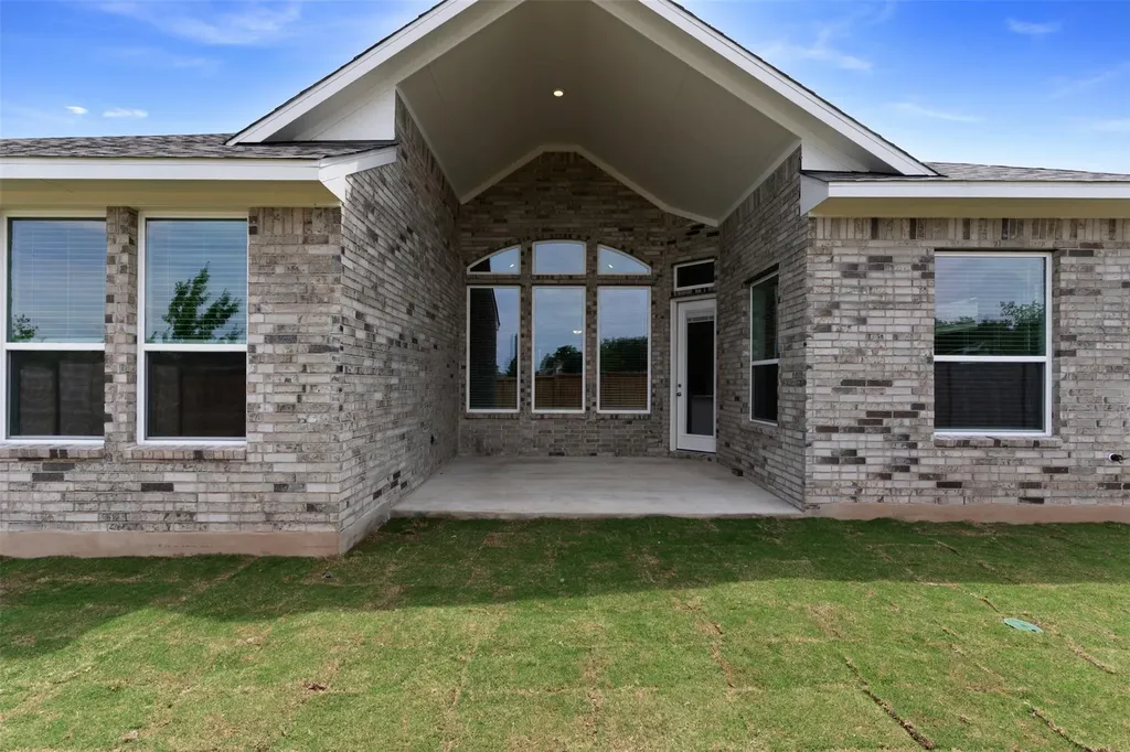 332 Ridgewell Loop Georgetown TX 78633