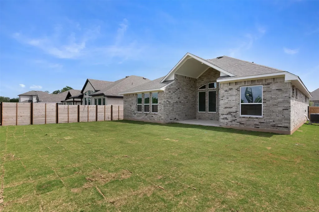 332 Ridgewell Loop Georgetown TX 78633