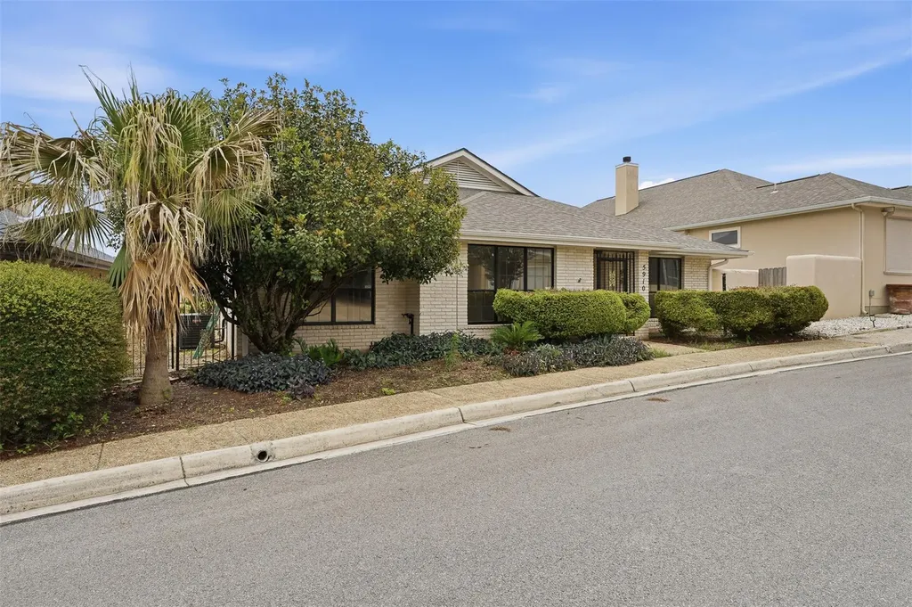 5910 Crescent Falls Windcrest TX 78239