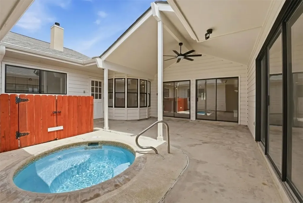 5910 Crescent Falls Windcrest TX 78239