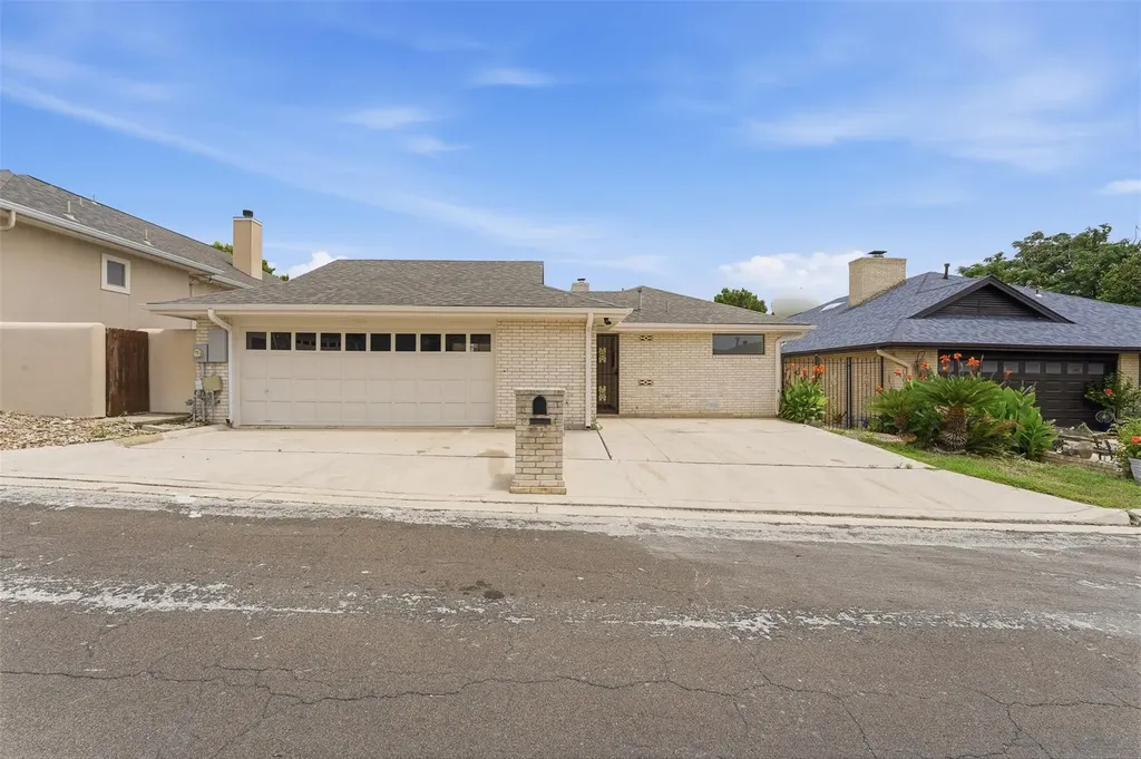 5910 Crescent Falls Windcrest TX 78239