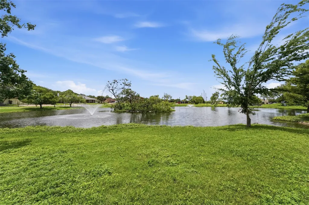 5910 Crescent Falls Windcrest TX 78239