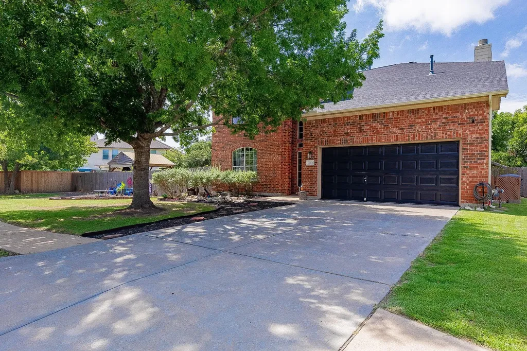 1114 Calistoga Drive Leander TX 78641
