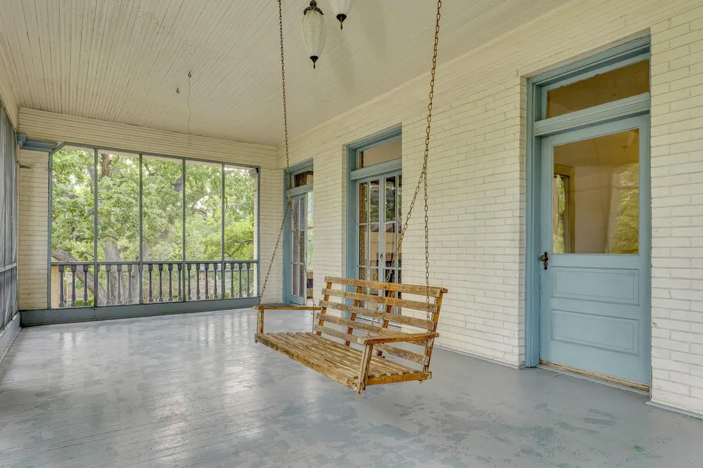614 W 32nd Street Austin TX 78705