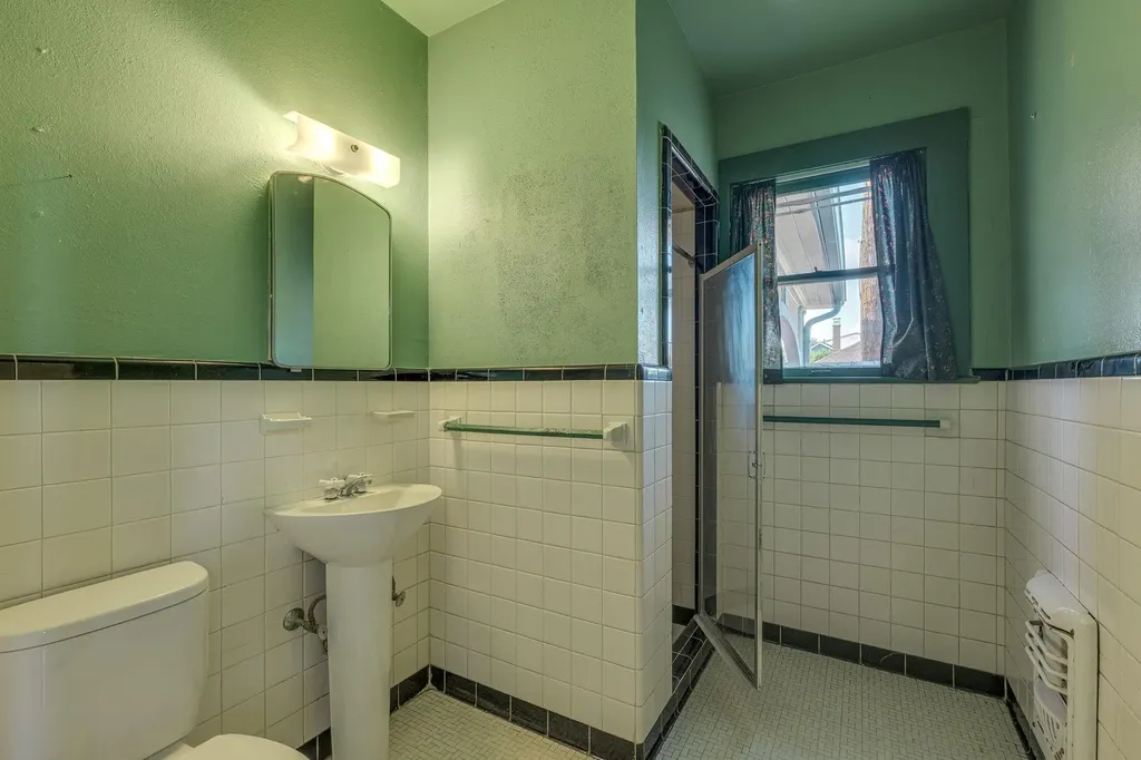 614 W 32nd Street Austin TX 78705