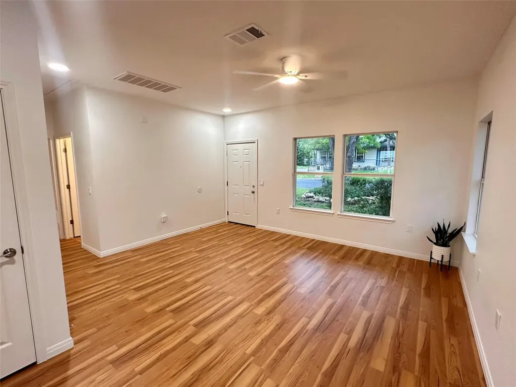 1122 Mansell Avenue Austin TX 78721