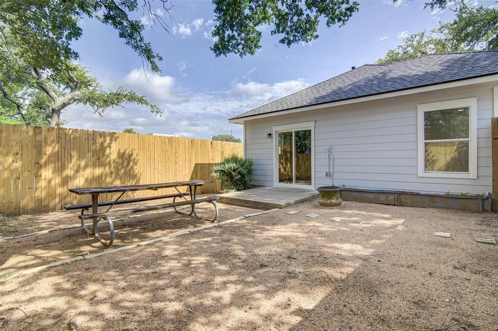 1122 Mansell Avenue Austin TX 78721
