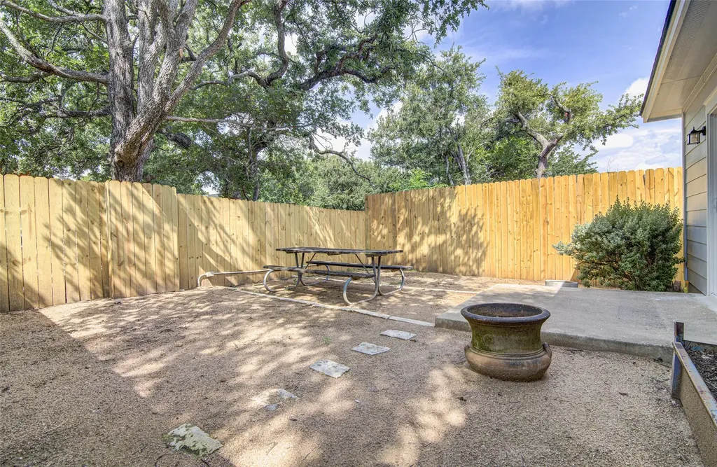 1122 Mansell Avenue Austin TX 78721