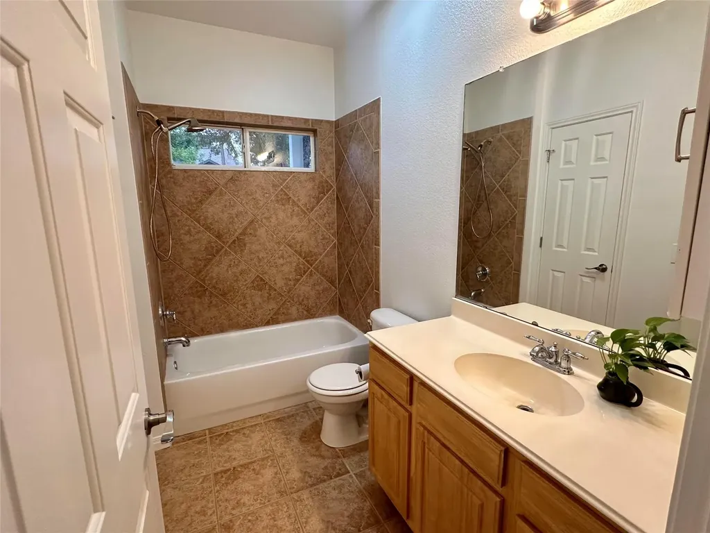 1122 Mansell Avenue Austin TX 78721