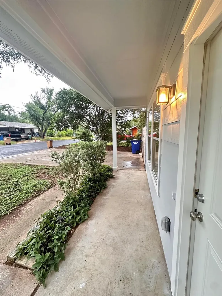1122 Mansell Avenue Austin TX 78721