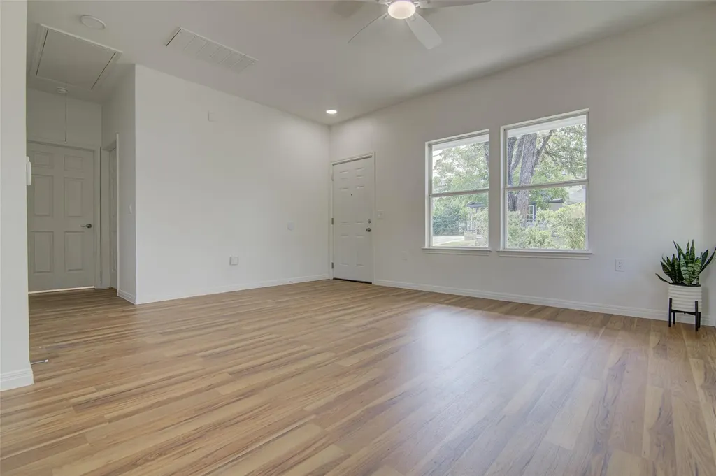 1122 Mansell Avenue Austin TX 78721