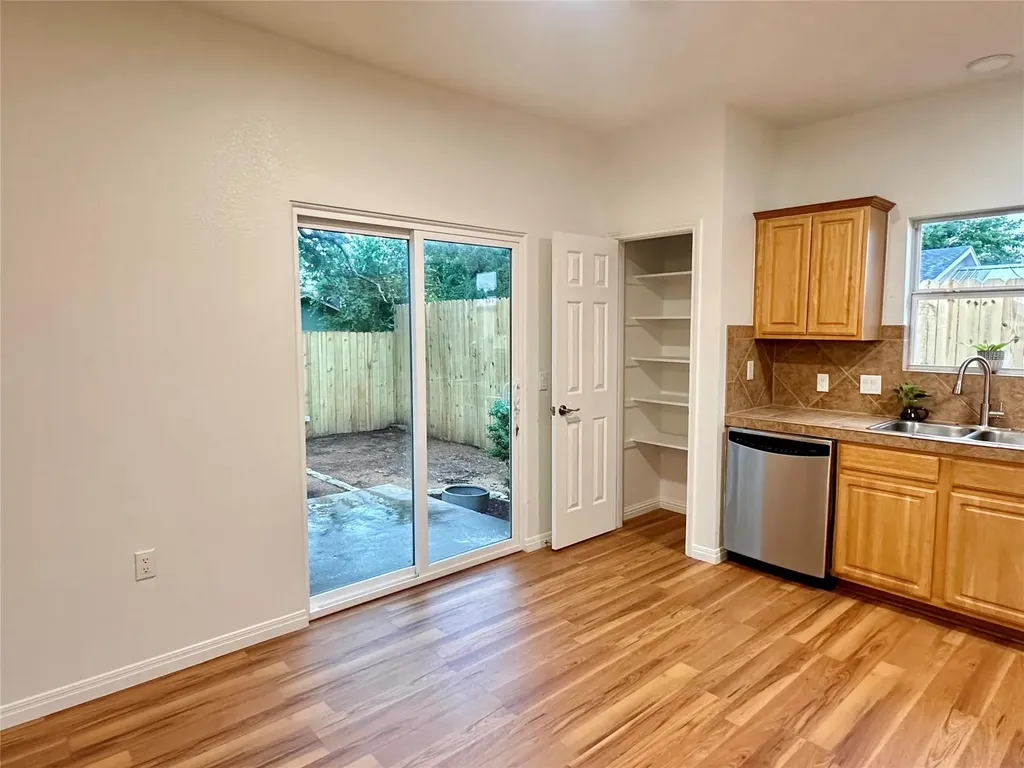 1122 Mansell Avenue Austin TX 78721