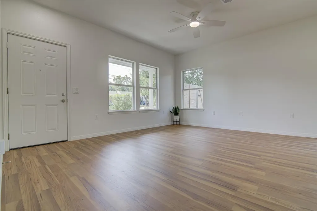 1122 Mansell Avenue Austin TX 78721